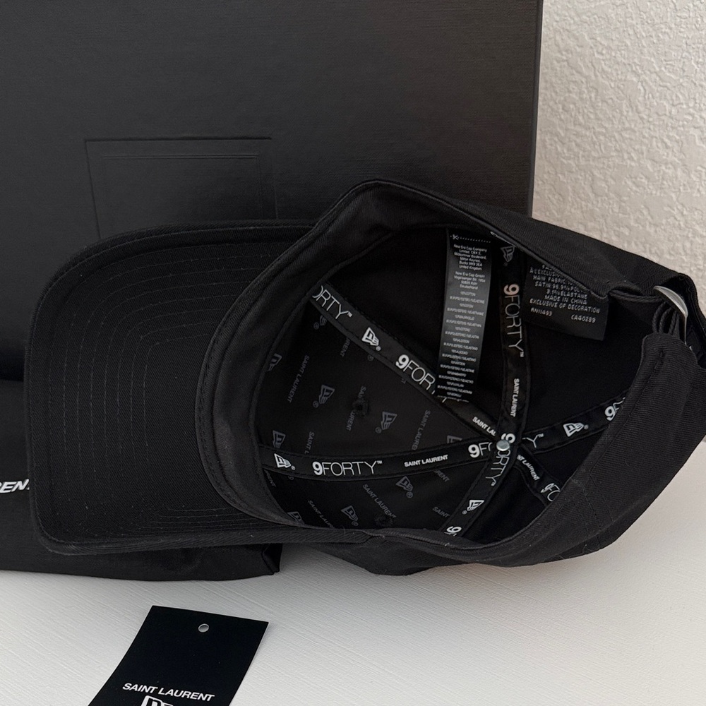 Saint Laurent Classic Black Hat - Picture 2 of 5